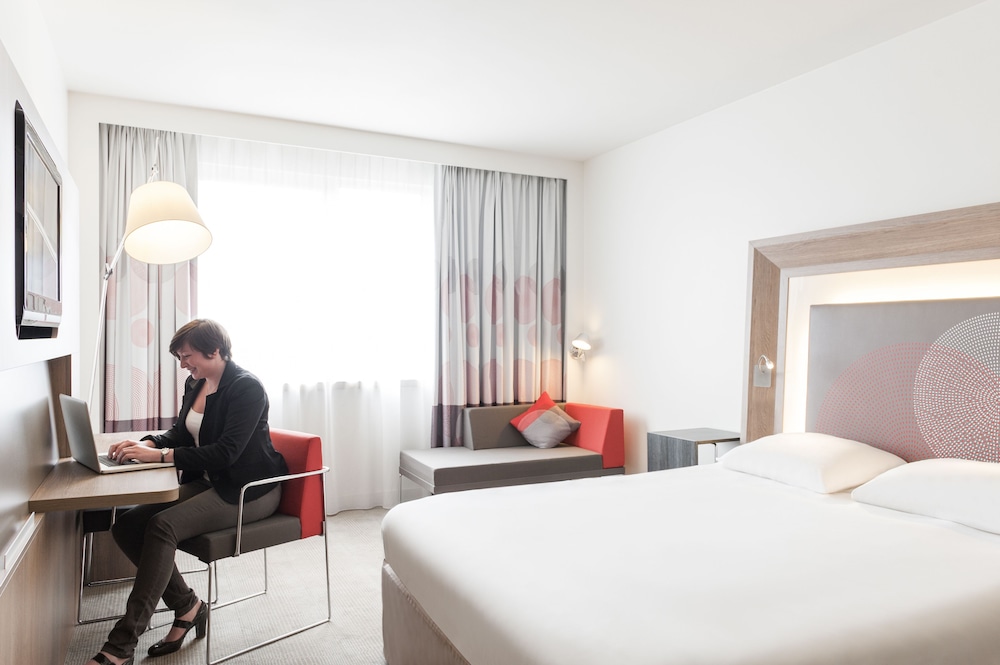 Executive Room, 1 Double Bed with Sofa bed - Photo 2