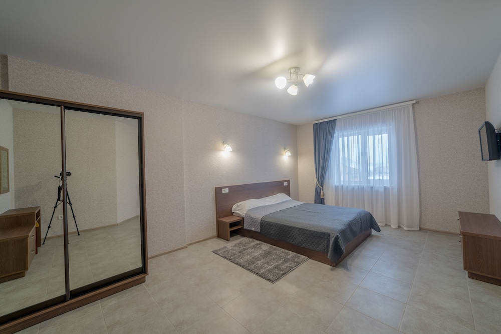 Comfort Double Room, Pool Access, Poolside photo 3
