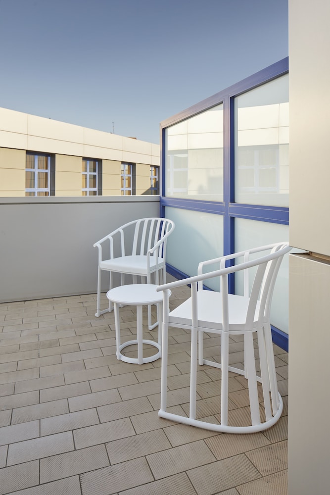 Double Room - Photo 7