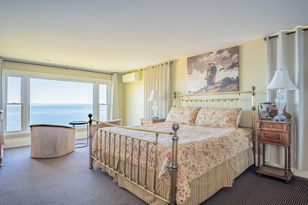 Superior Room, Ocean View (Yankee Clipper Inn or Quarterdeck House) photo 1