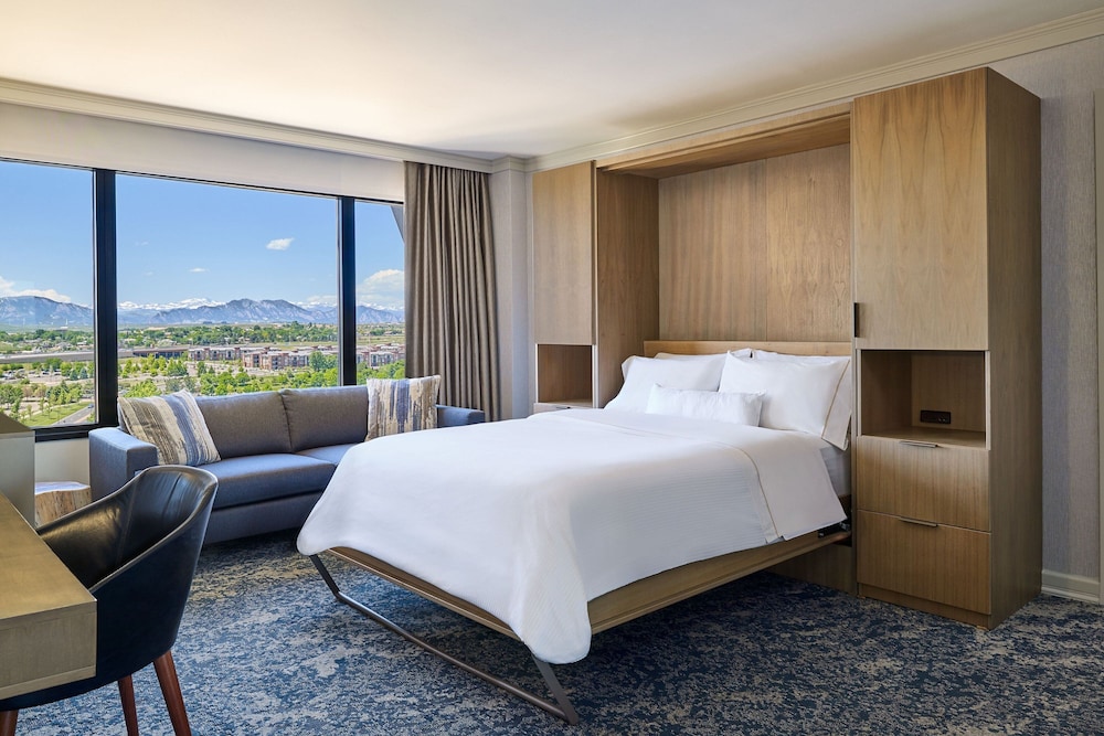 Deluxe Room, 1 Queen Bed - Photo 1