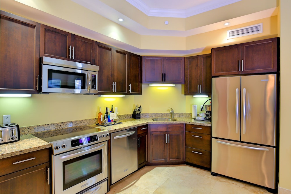 Suite, 1 Bedroom - Photo 3