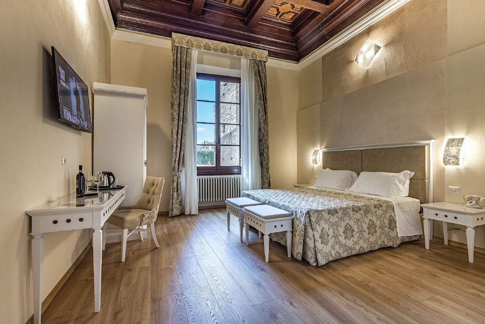 Deluxe Room (Camera Deluxe Spaziosa) photo 1