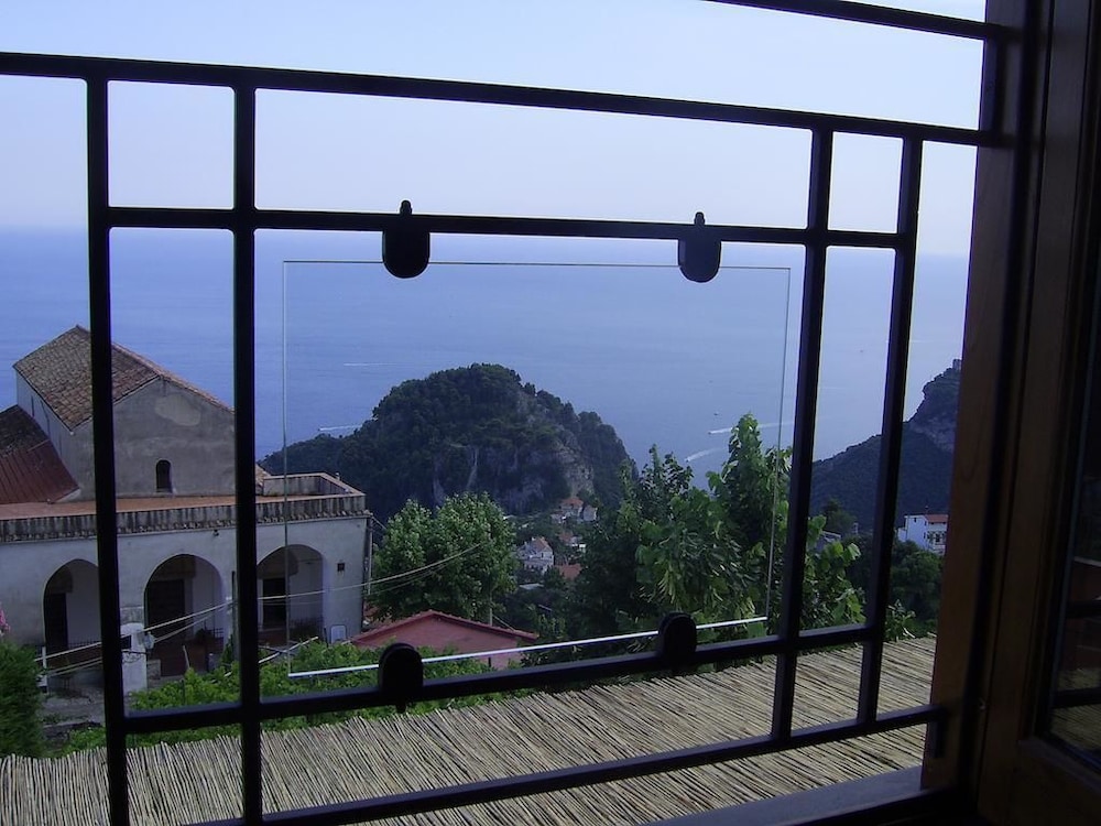 Classic Double or Twin Room, Sea View - Photo 4