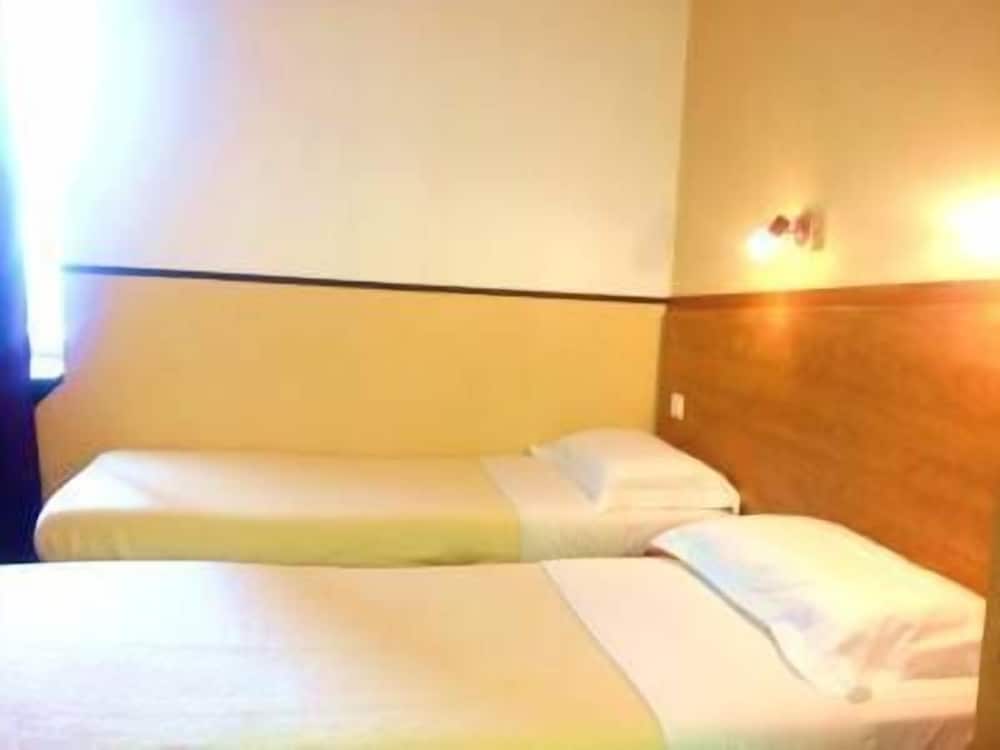 Twin Room, 2 Twin Beds