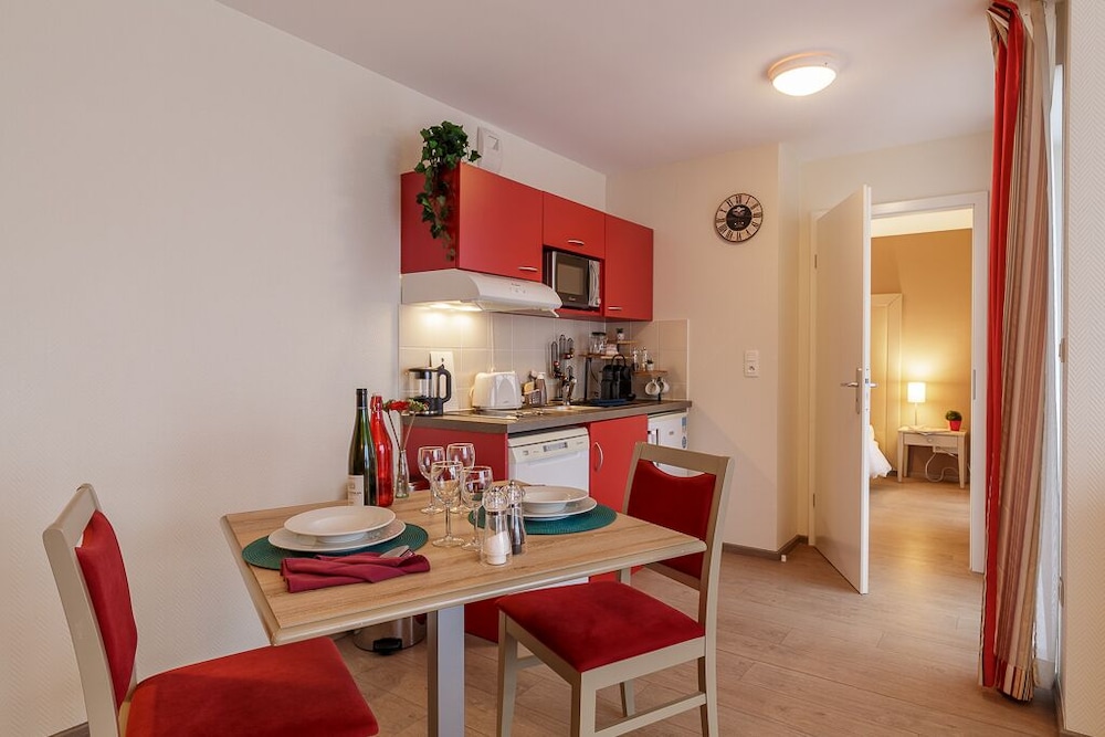 Apartment - Photo 10