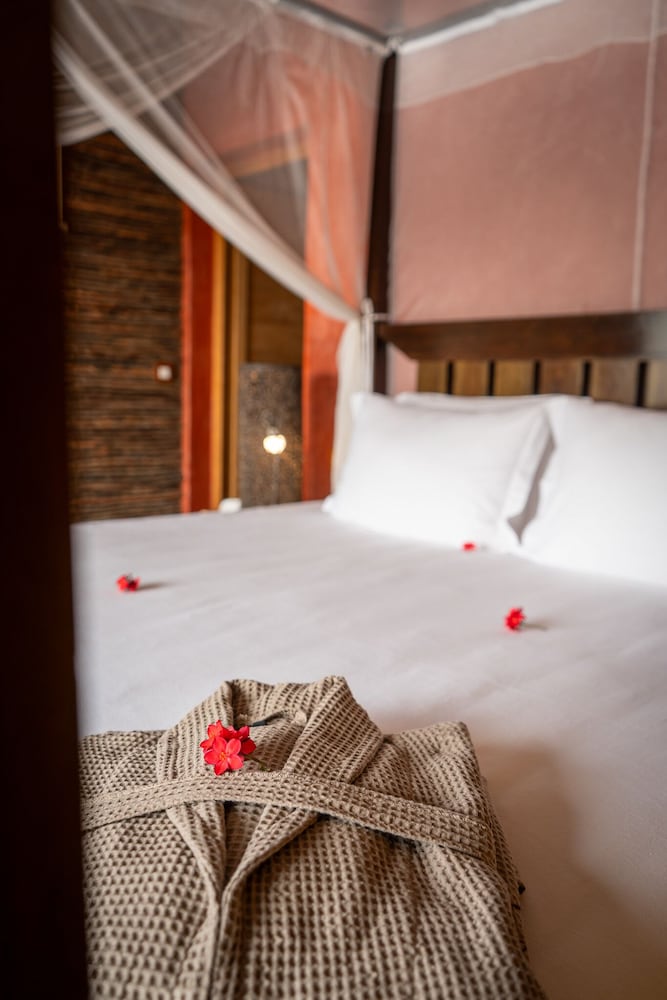 Comfort Double Room, 1 King Bed, Lagoon View photo 1