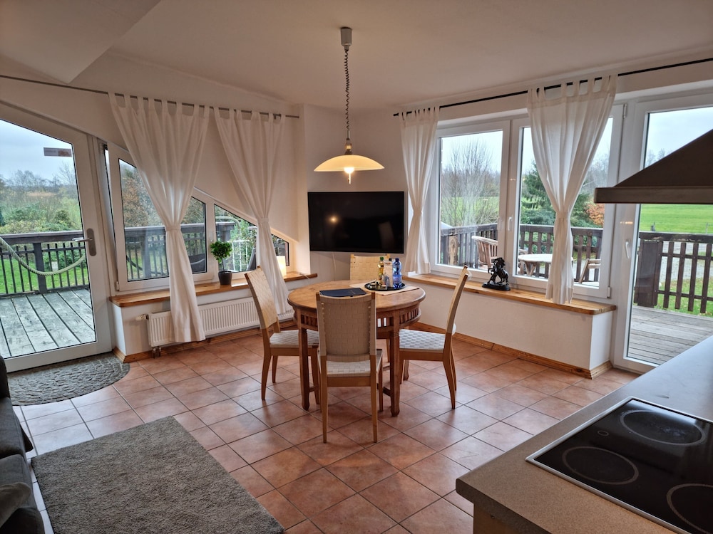 Classic Apartment, 1 Double Bed, Non Smoking, Garden Area (Brahms) photo 2