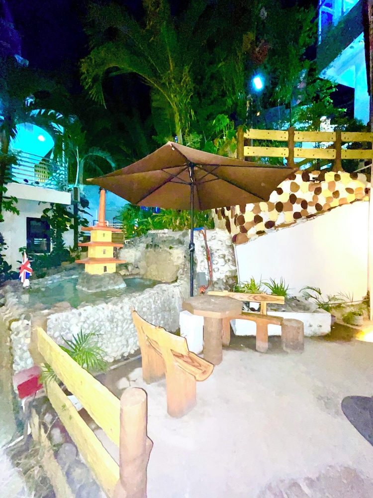 Family Room - Photo 16