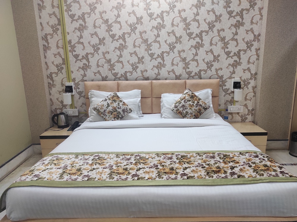 Deluxe Room - Photo 6
