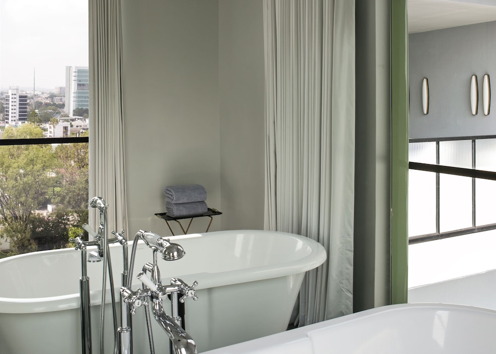 Studio Suite (Top) photo 2