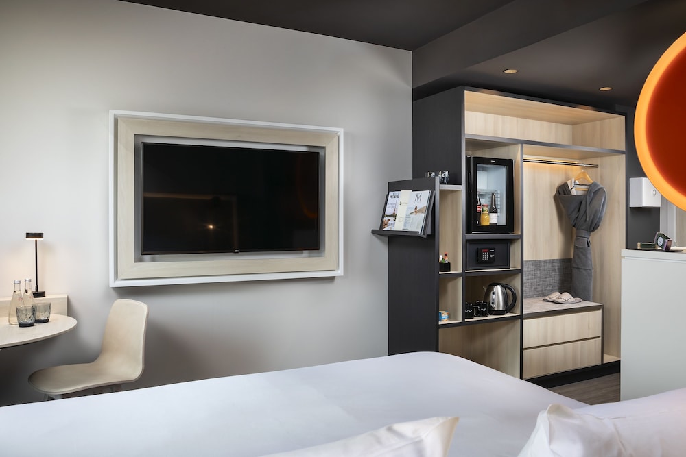 The Innside Room Skyline View
