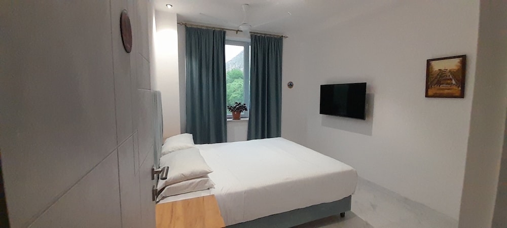 Economy Double Room photo 3