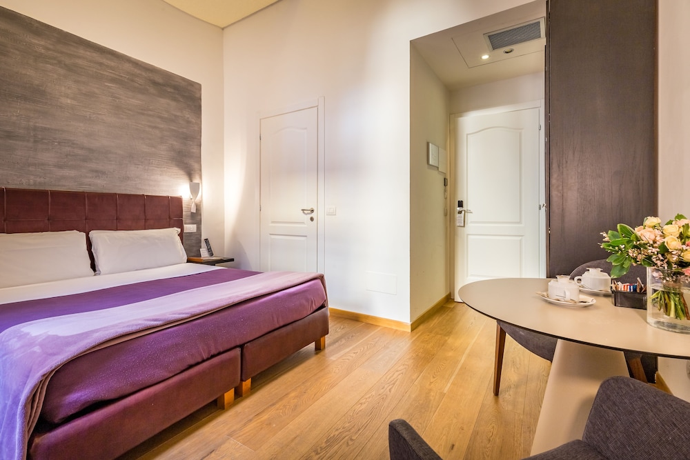 Standard Double Room - Photo 3