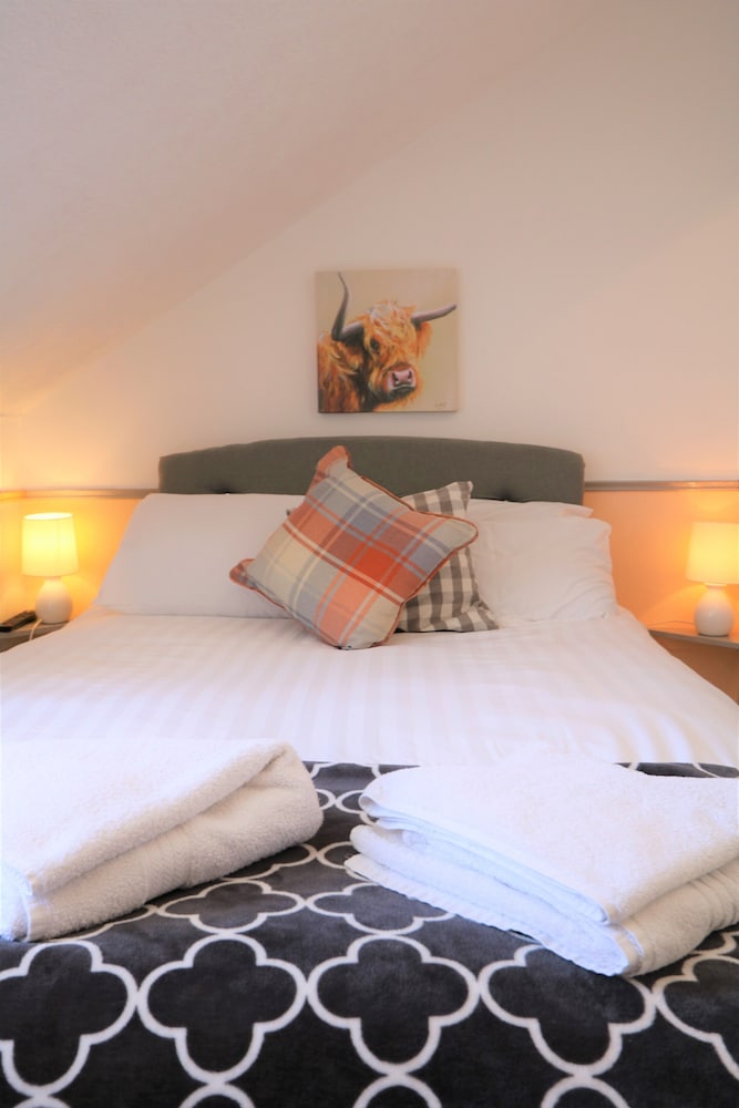 Standard Double Room, Ensuite, City View thumbnail 5