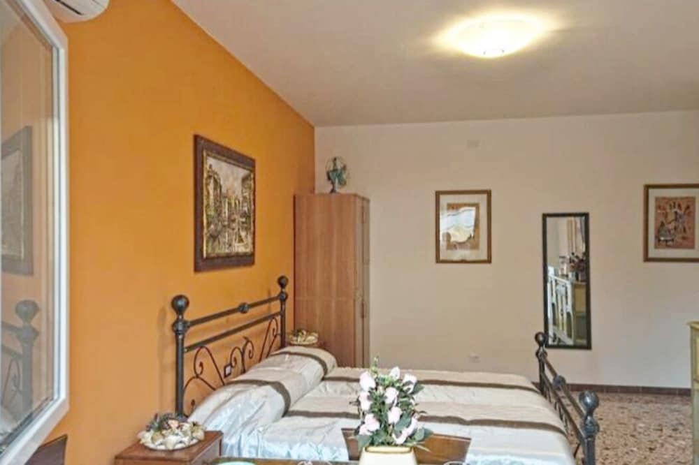 Superior Triple Room, Balcony