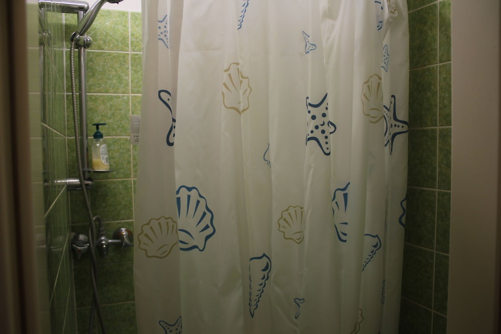 Economy Single Room, Shared Bathroom photo 2