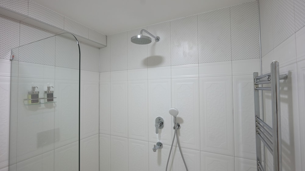 Comfort Room - Photo 7