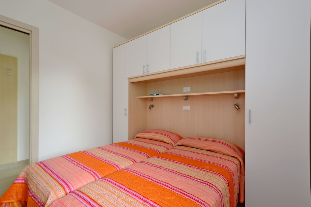 Apartment, 2 Bedrooms (C6/7) (A) photo 2