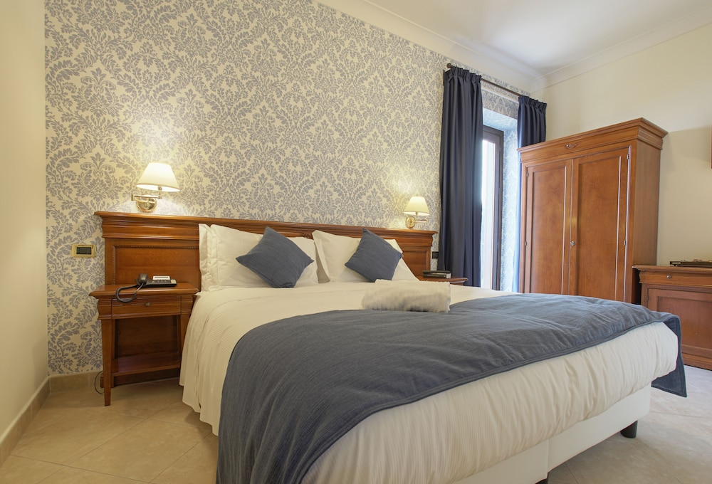 Classic Double Room - Photo 5