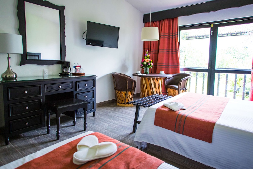 Standard Room, 2 Double Beds, Non Smoking - Photo 1