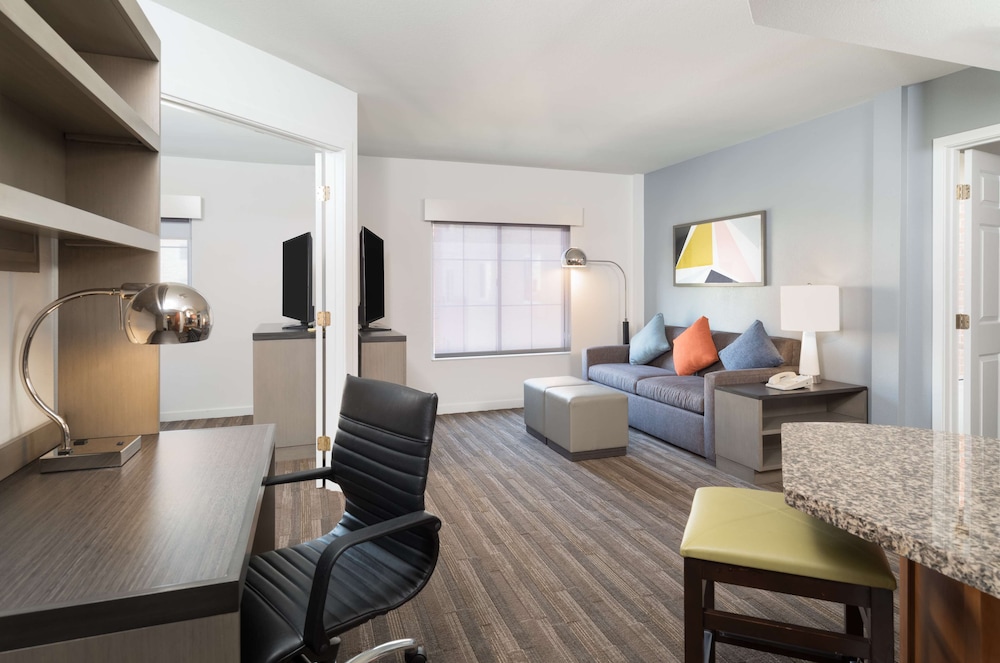 Suite, 2 Bedrooms (Trio Suite plus Sofa bed) - Photo 3