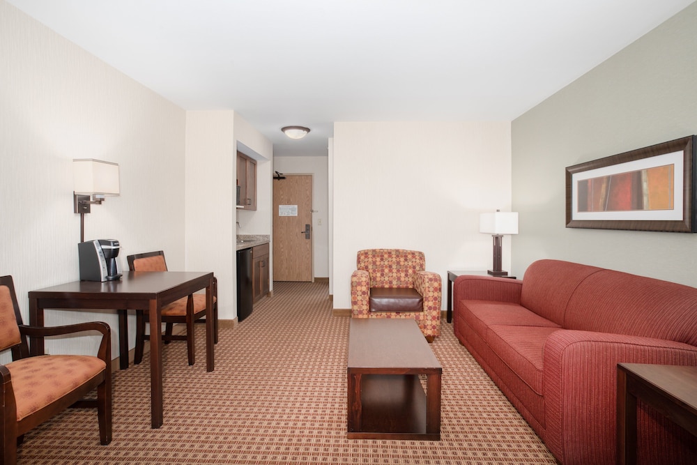 Suite, 1 Bedroom - Photo 5