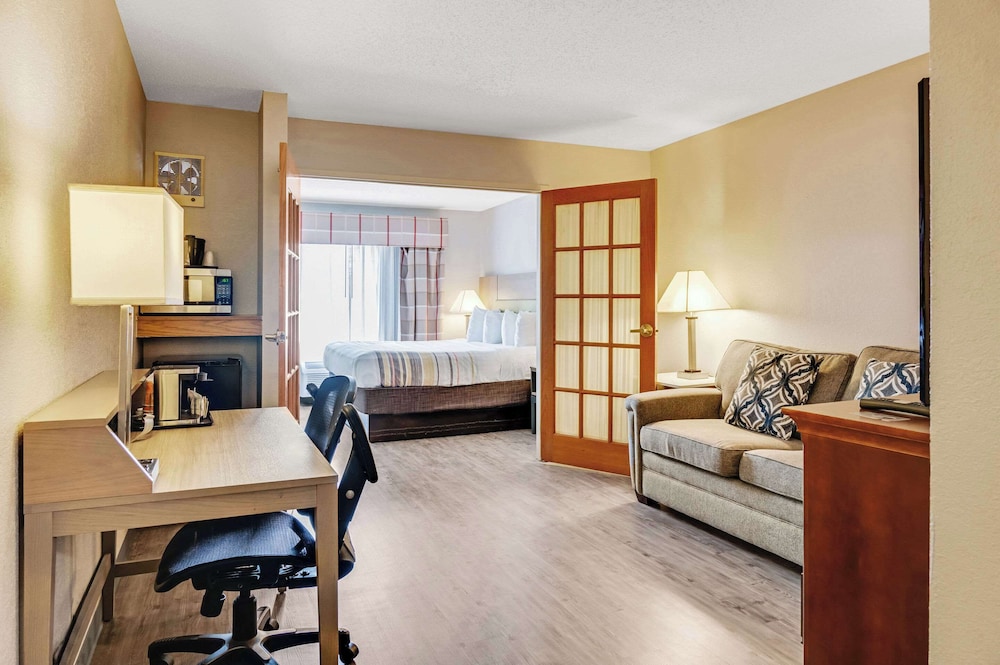 Suite, 1 Bedroom, Non Smoking - Photo 13