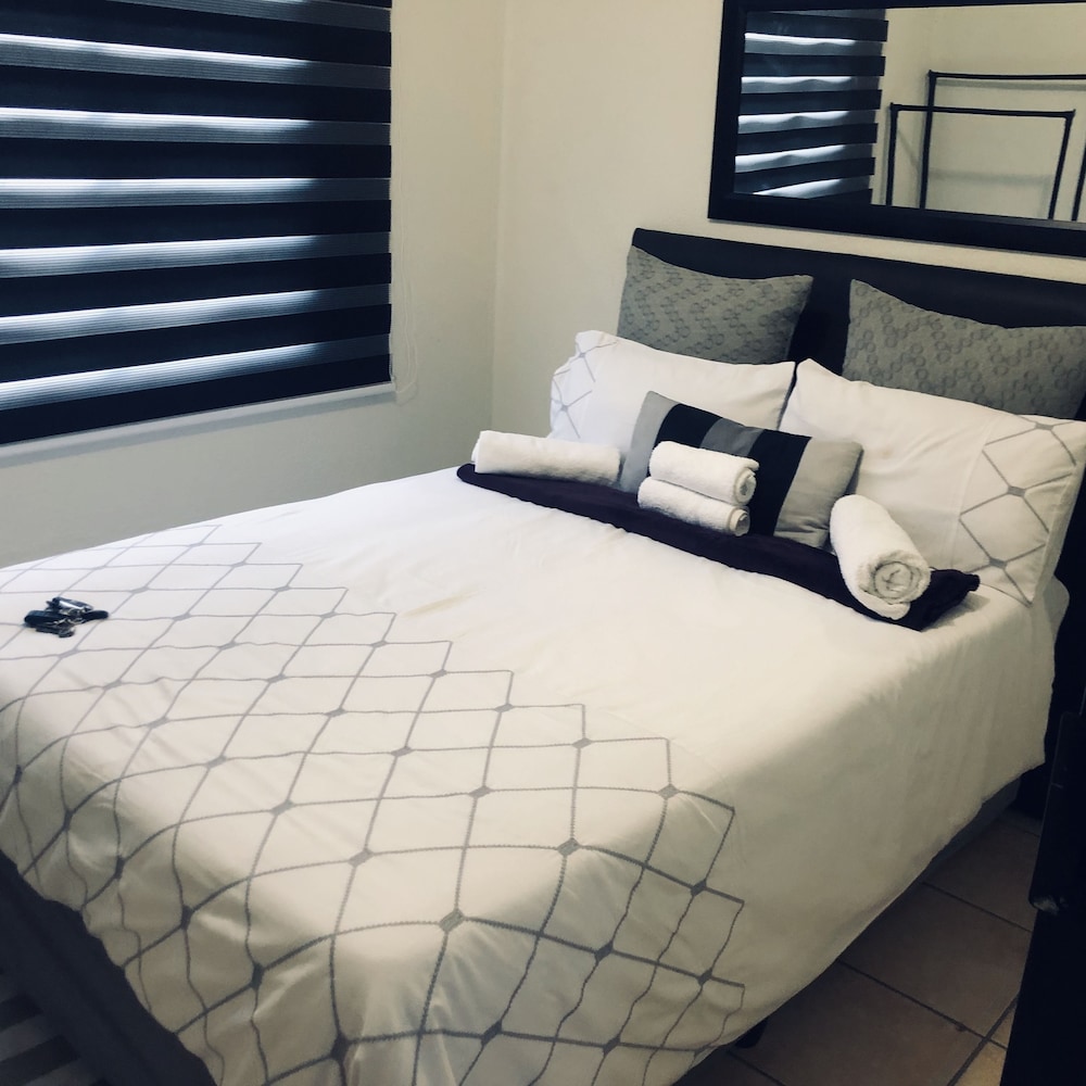 House, 2 Bedrooms photo 1