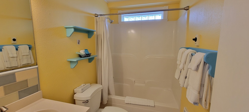 Sunset Studio – Ocean Front View photo 3