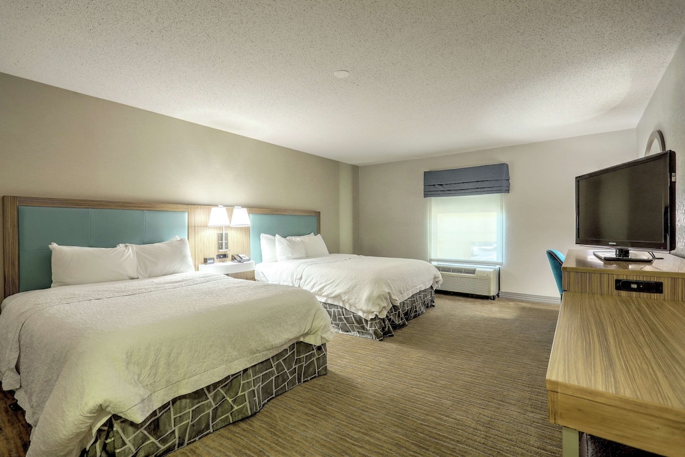 Room, 2 Queen Beds, Accessible, Non Smoking - Photo 1