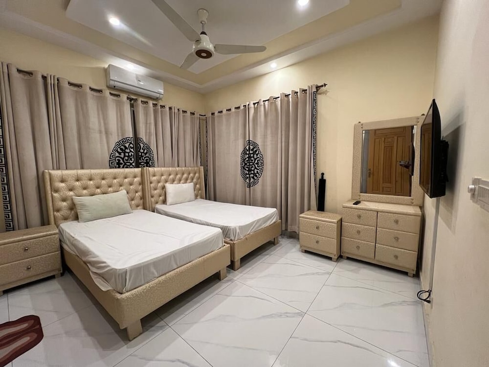 Deluxe Double or Twin Room - Photo 7