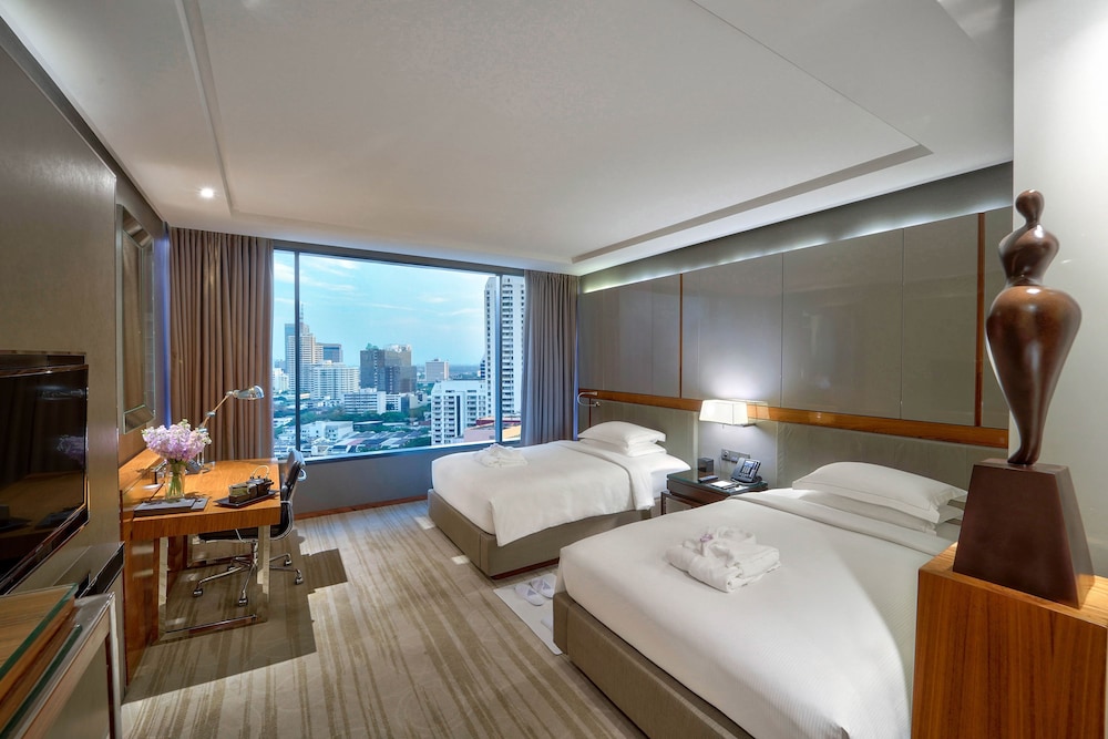 Hilton, Executive Room, Club Lounge Access photo 2