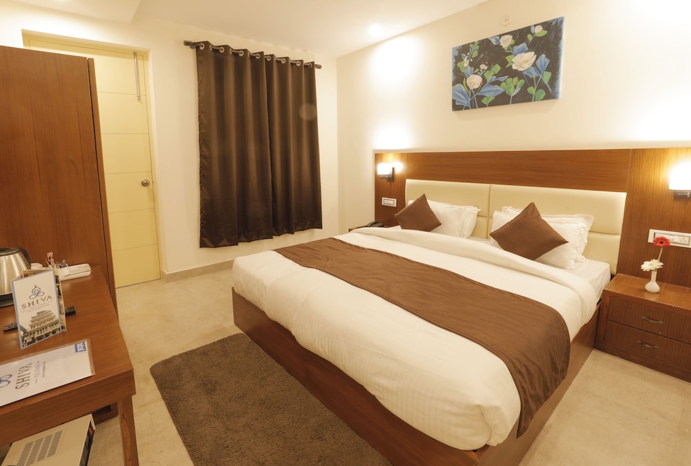 Superior Double or Twin Room, Balcony, City View photo 2