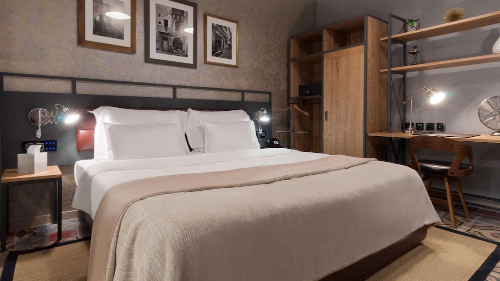 Available room