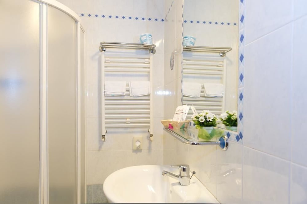Double Room - Photo 4