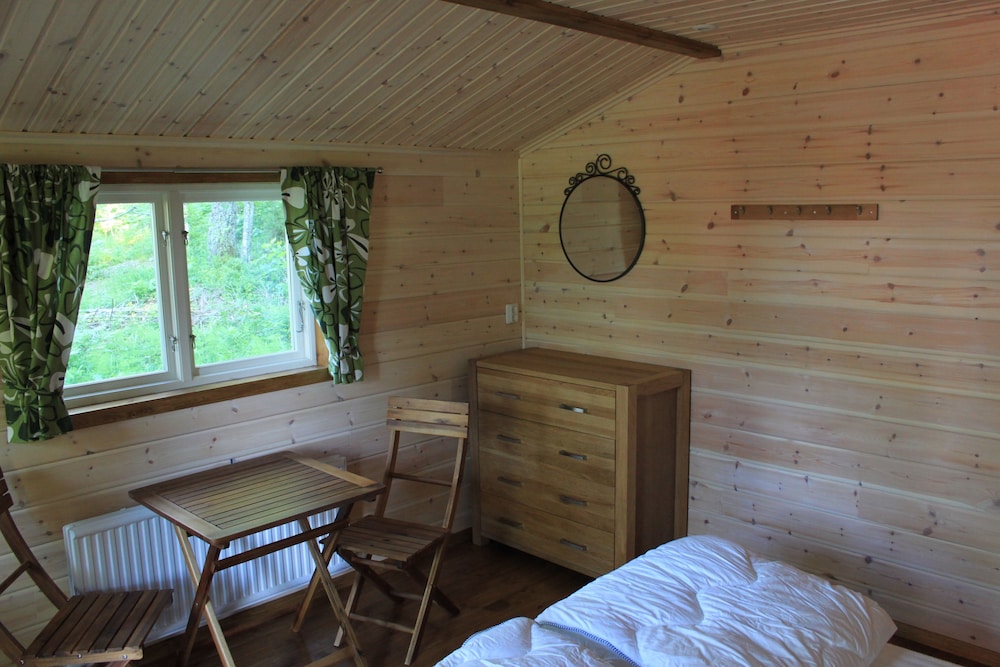Cottage, Shared Bathroom (8) photo 2