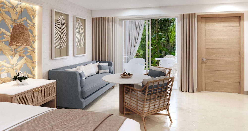 Club Room, Garden Area (Outdoor Tranquility Soaking Tub)