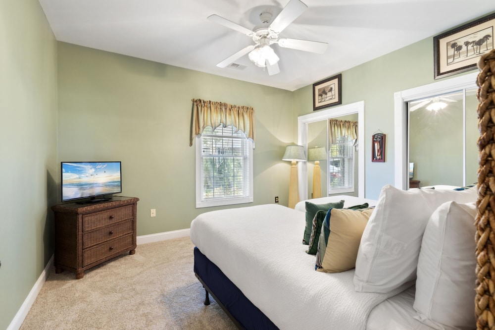 Signature Condo, 3 Bedrooms, Patio, Golf View