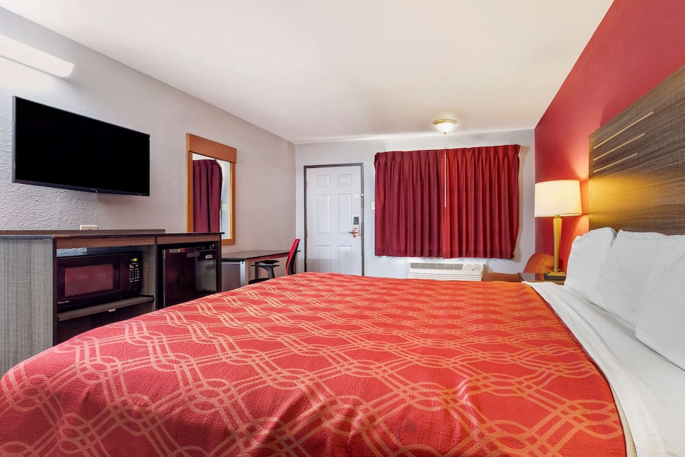 Room, 1 King Bed, Accessible, Non Smoking photo 2