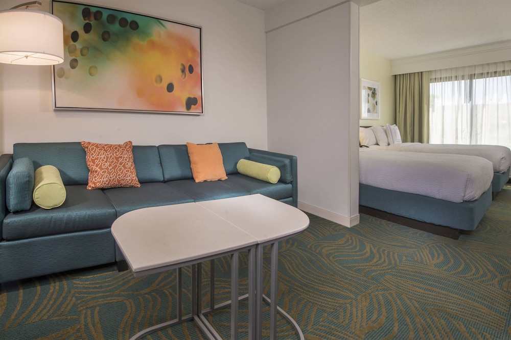 Suite, 2 Double Beds - Photo 4