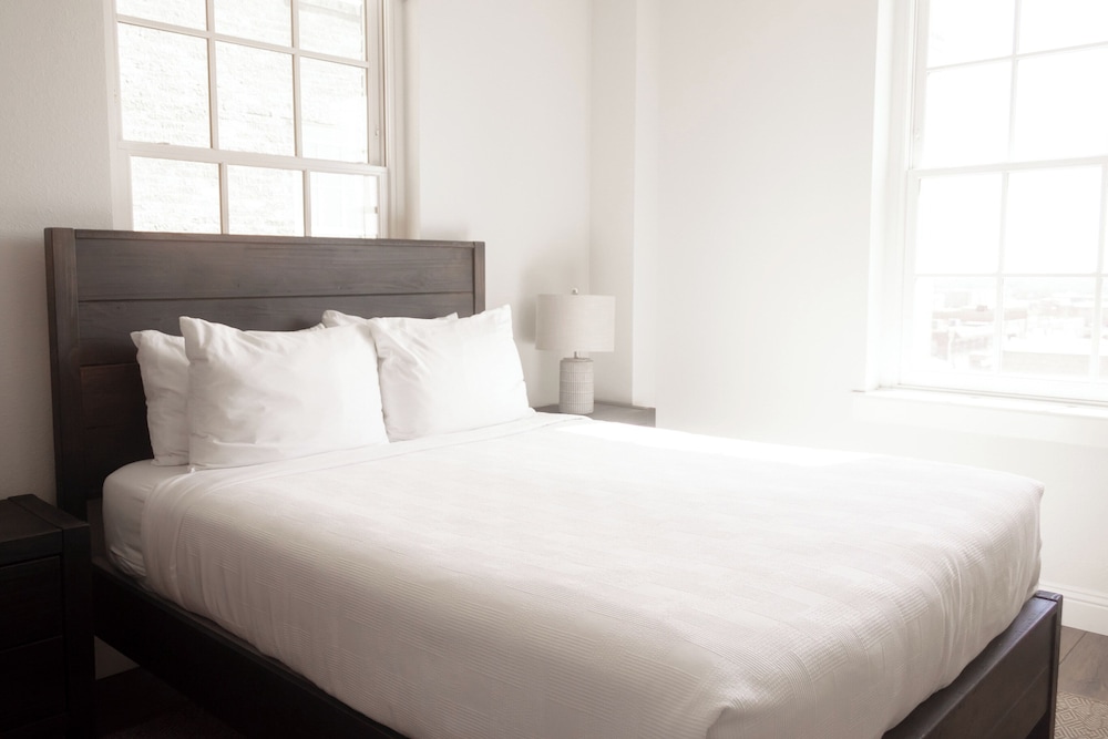 Premier Suite, 1 Queen Bed photo 3
