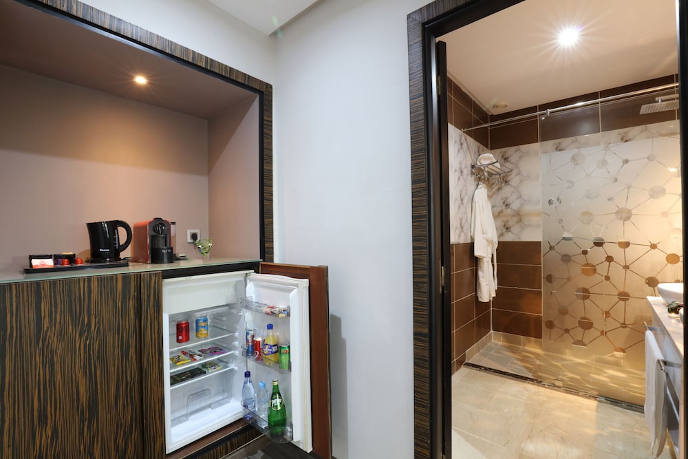 Deluxe Suite, Terrace photo 3