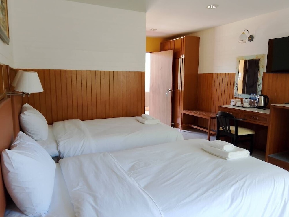 Standard Room, 2 Twin Beds, Balcony photo 1