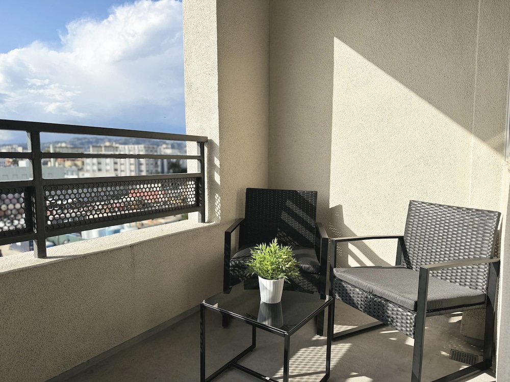 Beautiful 1 BR in LA Gym Pool 10mins to Cedar, Foto 45