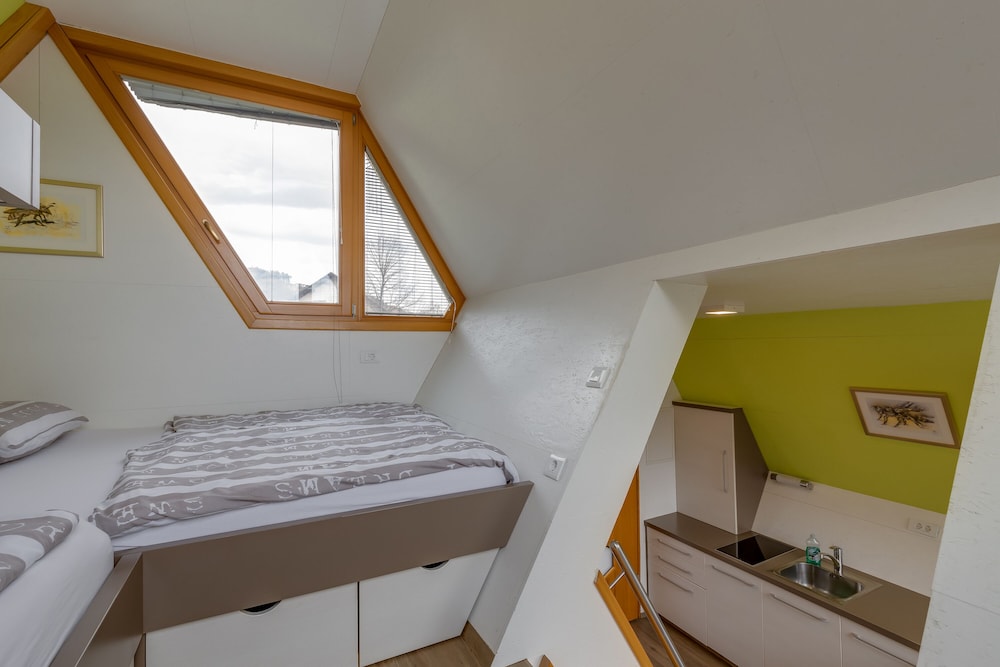 Family Chalet, 1 Bedroom, Mountainside (Bee House Vili) photo 1