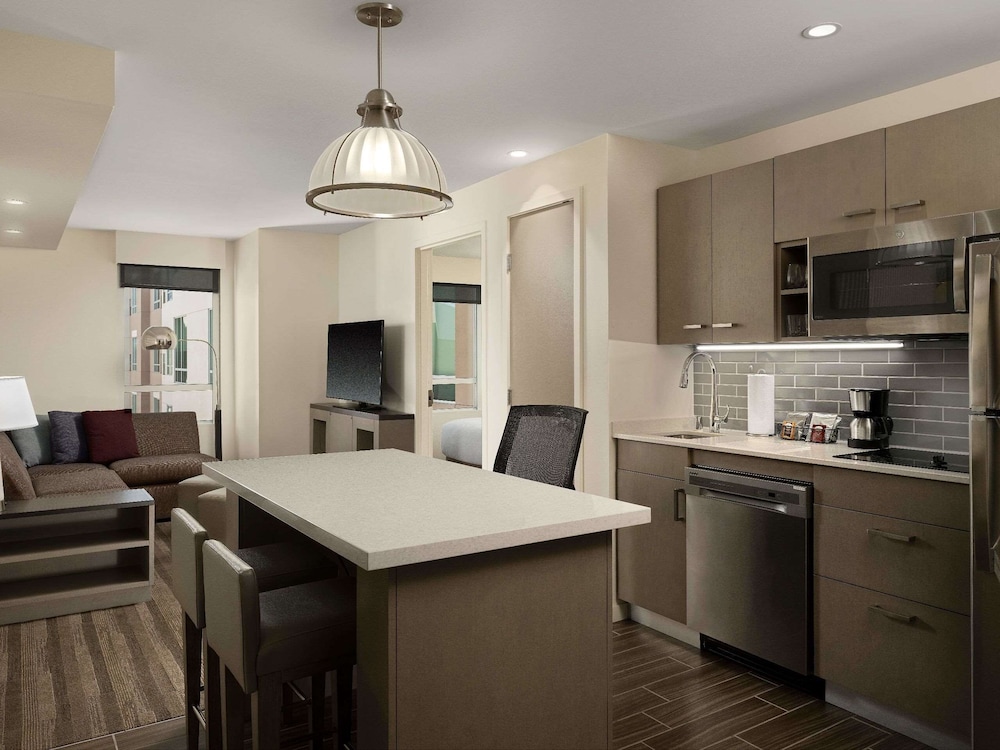 Suite, 1 Bedroom, Accessible, Corner (Bathtub)