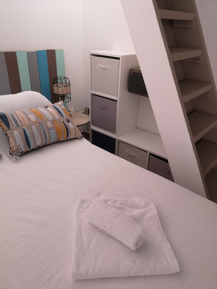 Family Bungalow, Multiple Beds, Kitchenette, Partial Sea View photo 3
