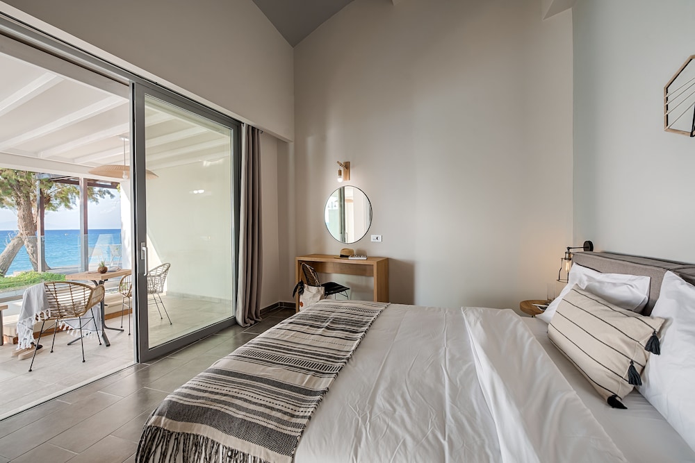 Premier Suite, Jetted Tub, Sea Facing