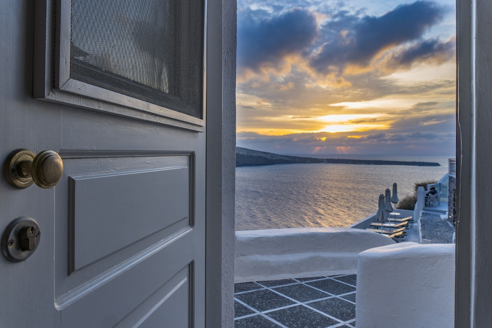 Single Room, Sea View (Cave)
